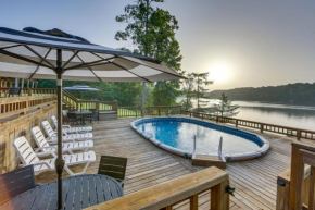 Lakefront Gladewater Retreat with Dock and Hot Tub!